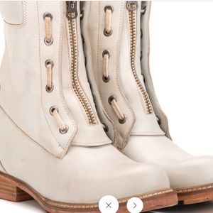 Womens cream/off white Boots New in Box Never Worn.Size7.5